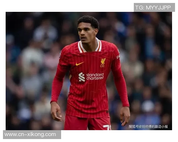 宽萨首秀成英格兰队史第1297位球员荣获纪念帽子庆祝新里程碑