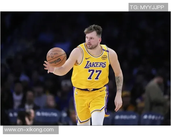 东契奇谈球队开局表现强调努力与领导力詹姆斯的榜样作用