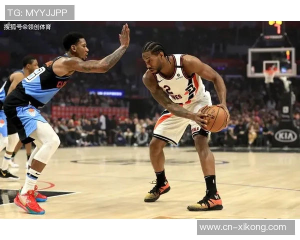 莱昂纳德本赛季表现出色2555战绩助快船保持全胜纪录