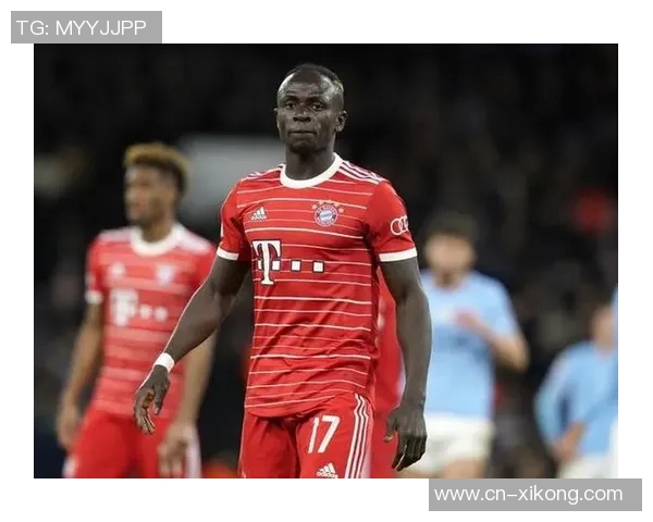 18岁恩迪亚耶因马内激励梦想穿上红军战袍与利物浦签约照片曝光